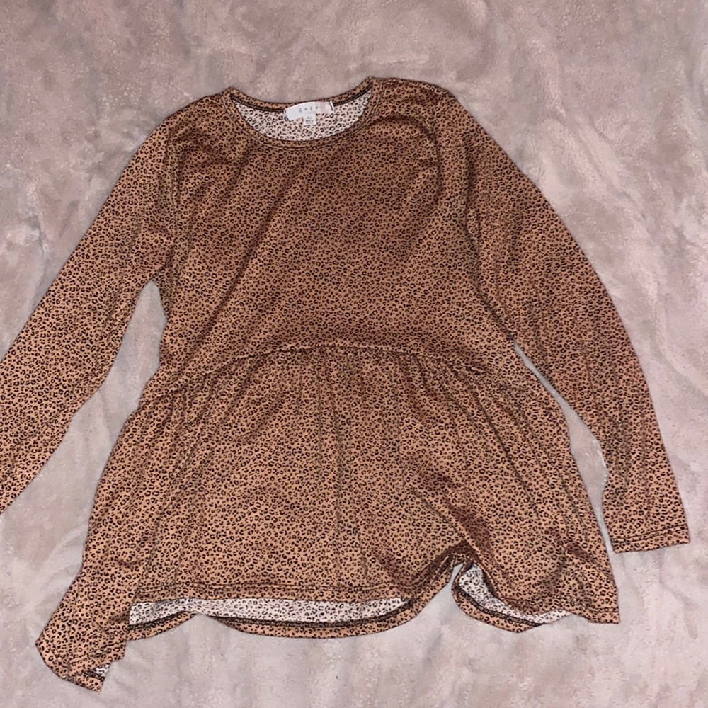 Cheetah print flowy gaze top.